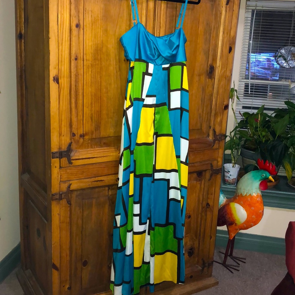 Floor-length special occasions dress